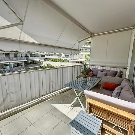 Cam3 - Beau 2 Pieces Avec Terrasse